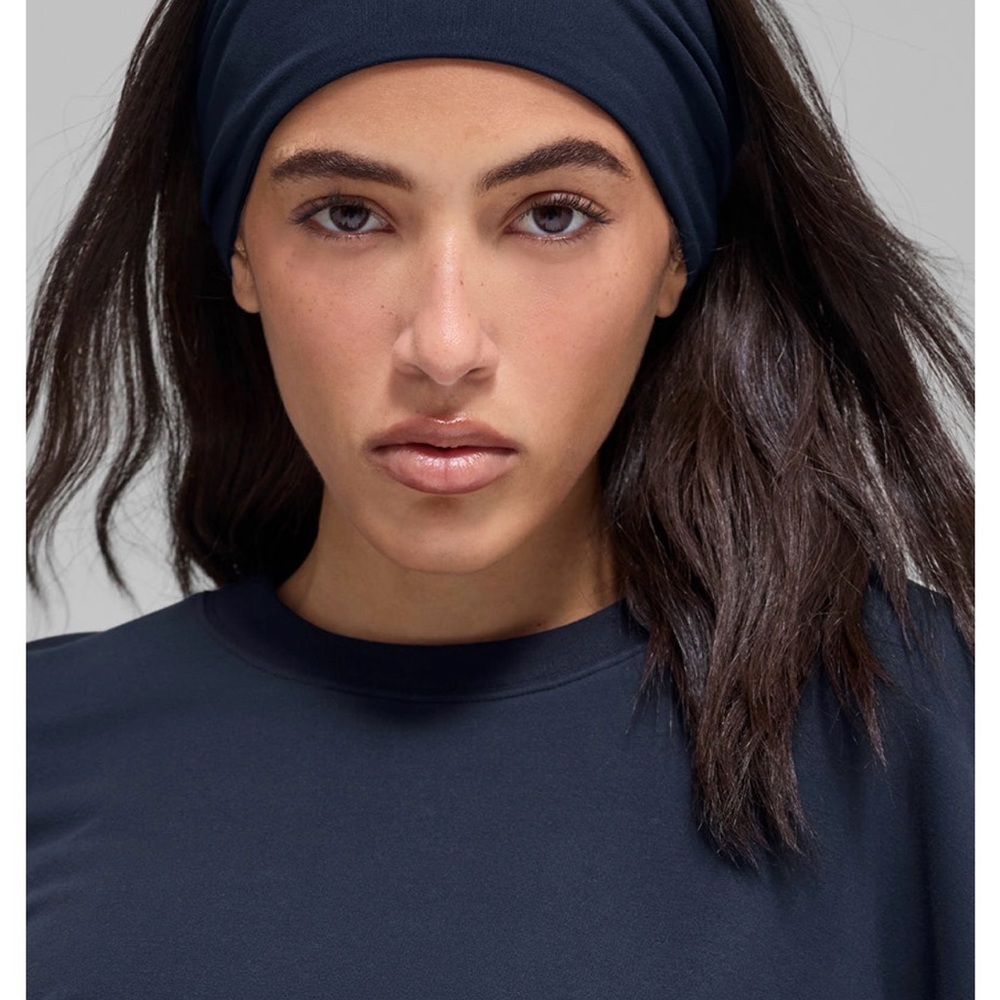 ALO Yoga Performance Conquer Headband Navy - Picture 4 of 5